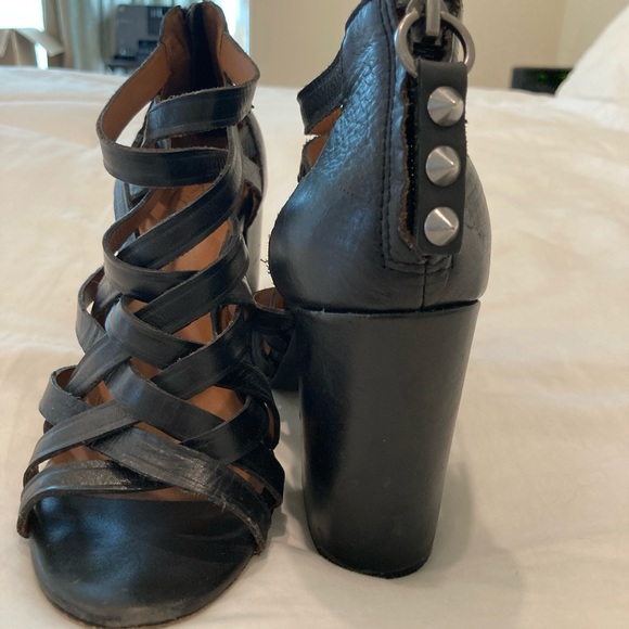 Black strappy sandals - Picture 2 of 6